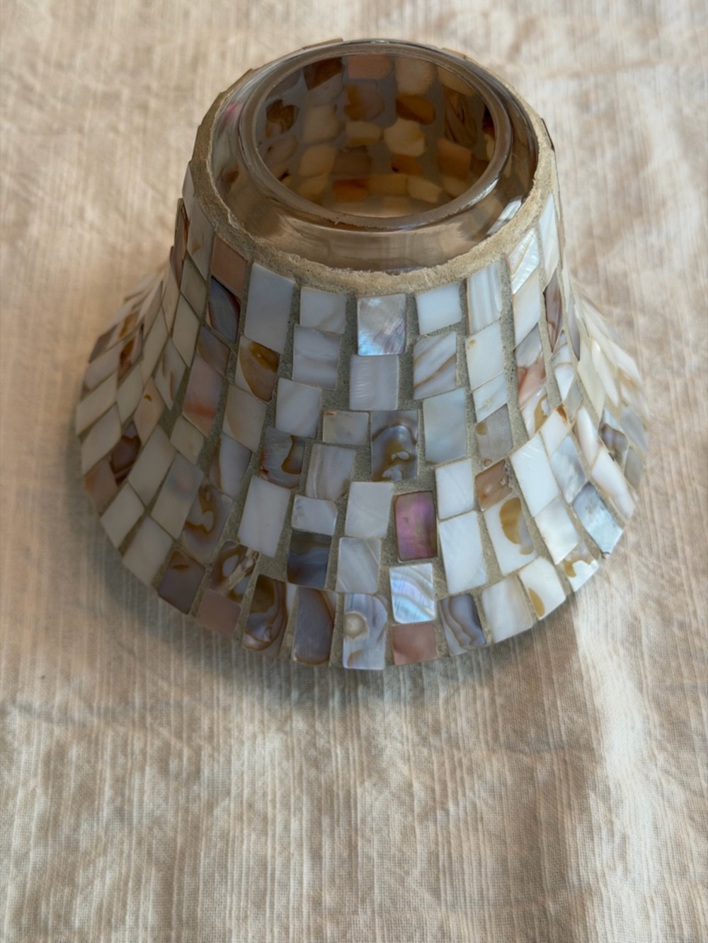 Yankee Candle Mosaic Mother-of-Pearl beach ocean Glass Shade in White and Pearl